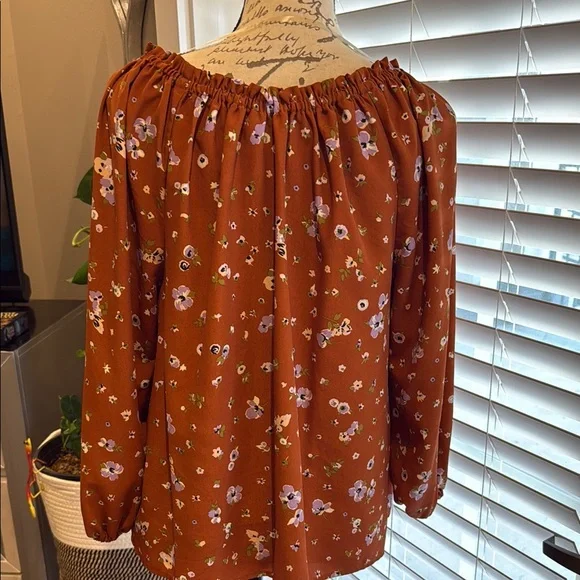Floral Rust Women's Top - Picture 3 of 6